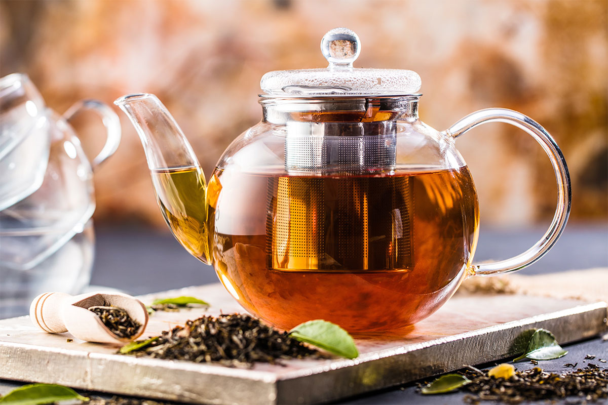Teapot-with-strainer